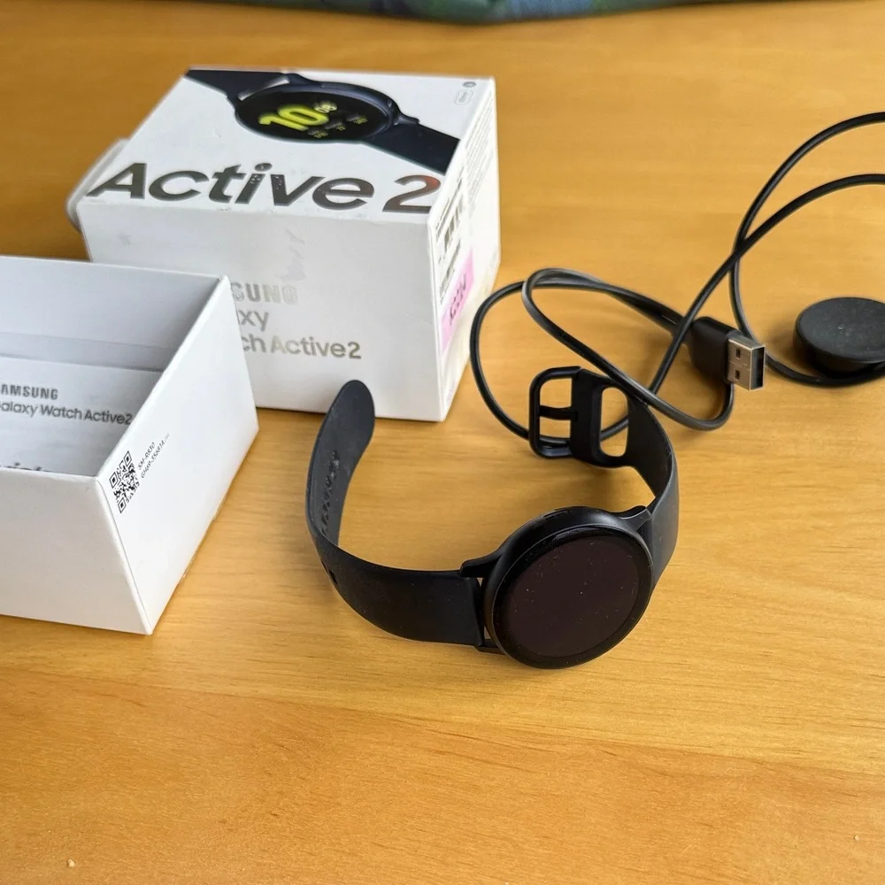 Samsung Galaxy Watch Active2 in Matte Black